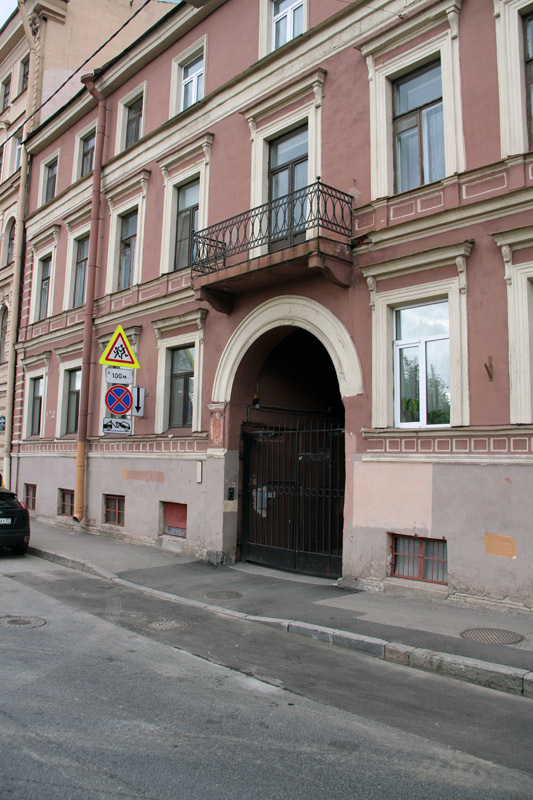 дом Никонова на набережной Адмиралтейского канала, 7